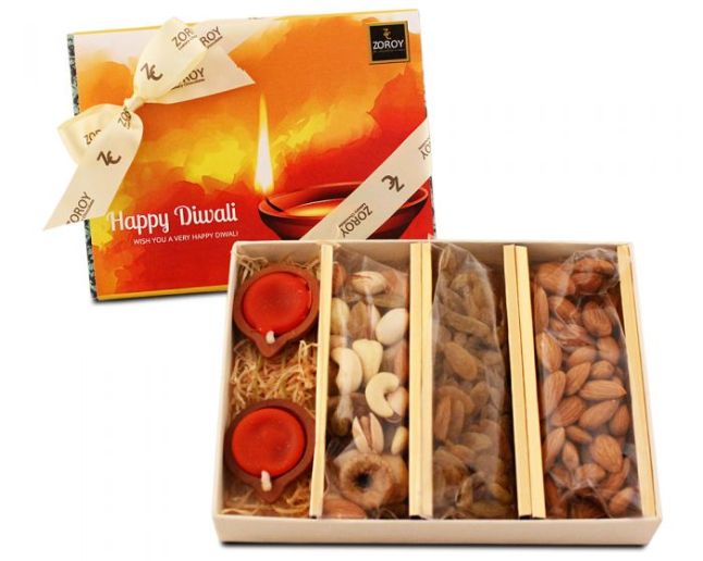 Diwali gift box with 225gms dry fruits and diyas -440